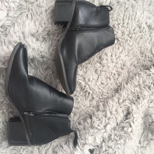 Black boots / booties / heels